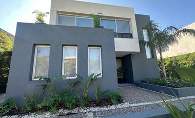 Alquiler Anual Casa CON MUEBLES en Los Castaños Nordelta Tigre