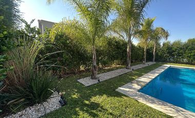 Alquiler Anual Casa CON MUEBLES en Los Castaños Nordelta Tigre