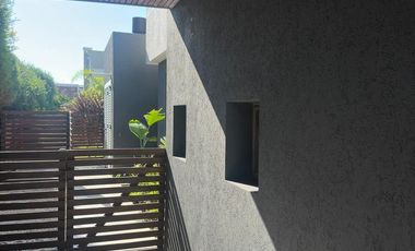 Alquiler Anual Casa CON MUEBLES en Los Castaños Nordelta Tigre
