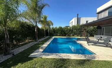 Alquiler Anual Casa CON MUEBLES en Los Castaños Nordelta Tigre