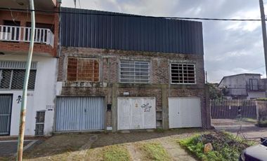 Edificio Comercial en venta - 2 Dormitorios 4 Baños - Lomas de Zamora