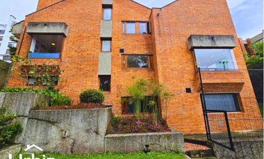 Venta de casa de 395 m² en Colina Campestre Reservada