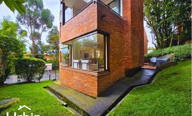 Venta de casa de 395 m² en Colina Campestre Reservada