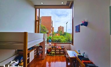 Venta de casa de 395 m² en Colina Campestre Reservada