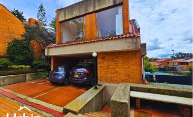 Venta de casa de 395 m² en Colina Campestre Reservada