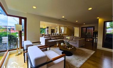 Venta de casa de 395 m² en Colina Campestre Reservada