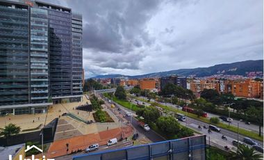 Arriendo Oficina de 38 m² sobre la Autopista Norte con Calle 106