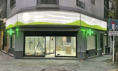 Espectacular local en esquina en alquiler