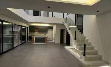 Casa en venta - 3 Dormitorios 4 Baños - Canning