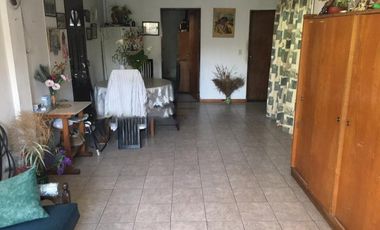 Casa en alquiler - 3 dormitorios 1 baño - 75mts2 - Tolosa, La Plata