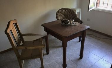 Casa en alquiler - 3 dormitorios 1 baño - 75mts2 - Tolosa, La Plata