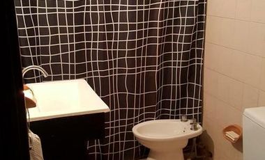 Casa en alquiler - 3 dormitorios 1 baño - 75mts2 - Tolosa, La Plata