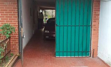 Casa en alquiler - 3 dormitorios 1 baño - 75mts2 - Tolosa, La Plata