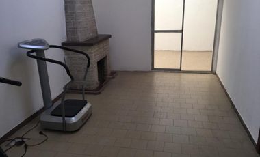 Casa en alquiler - 3 dormitorios 1 baño - 75mts2 - Tolosa, La Plata