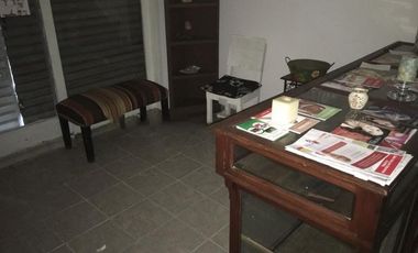 Casa en alquiler - 3 dormitorios 1 baño - 75mts2 - Tolosa, La Plata