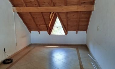 Triplex 4 Amb.  en Ramos Mejia  C/Ent. auto