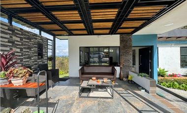 Vendo hermosa casa campestre en Guatapé