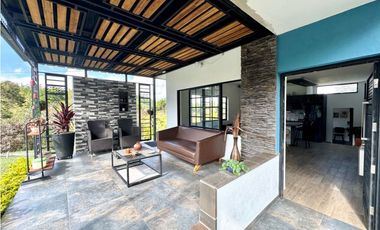 Vendo hermosa casa campestre en Guatapé