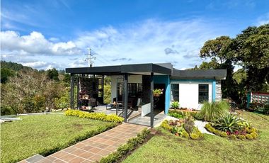 Vendo hermosa casa campestre en Guatapé