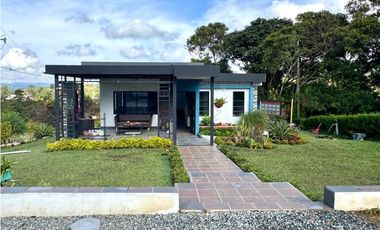 Vendo hermosa casa campestre en Guatapé