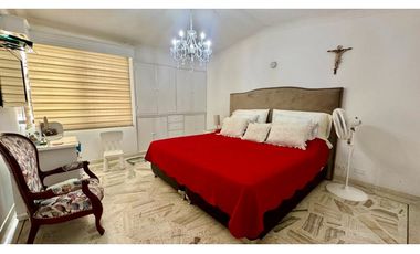 Casa amplia de dos pisos en venta - Barrio Las Mercedes Palmira Valle