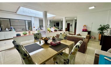 Casa amplia de dos pisos en venta - Barrio Las Mercedes Palmira Valle