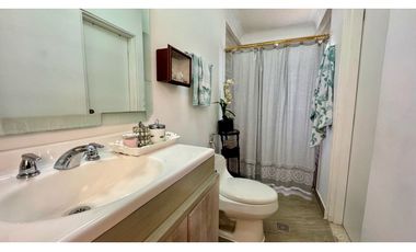 Casa amplia de dos pisos en venta - Barrio Las Mercedes Palmira Valle