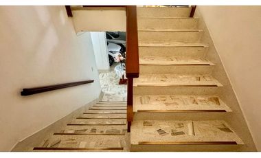 Casa amplia de dos pisos en venta - Barrio Las Mercedes Palmira Valle