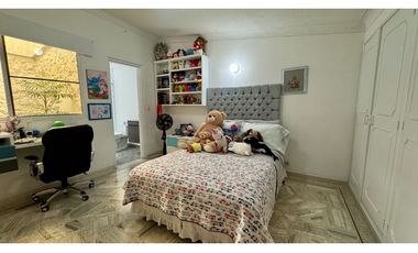 Casa amplia de dos pisos en venta - Barrio Las Mercedes Palmira Valle