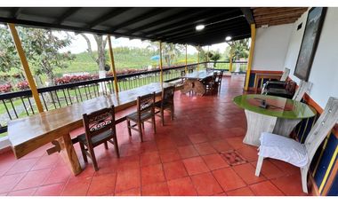 VENTA DE FINCA-HOTEL EN MONTENEGRO, QUINDO, COLOMBIA