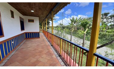 VENTA DE FINCA-HOTEL EN MONTENEGRO, QUINDO, COLOMBIA