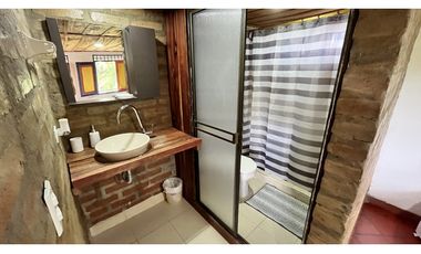 VENTA DE FINCA-HOTEL EN MONTENEGRO, QUINDO, COLOMBIA