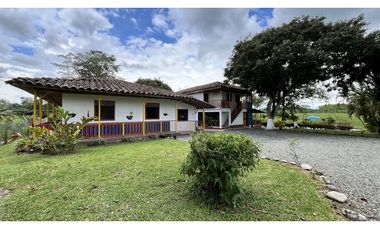 VENTA DE FINCA-HOTEL EN MONTENEGRO, QUINDO, COLOMBIA