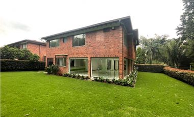 Casa  en renta en el Poblado  , Sector cola del zorro