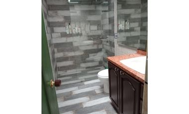 ARRIENDO CASA GRANDE EN SANTABARBARA ORIENTAL CARRERA 4° BOGOTA COL
