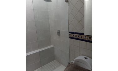ARRIENDO CASA GRANDE EN SANTABARBARA ORIENTAL CARRERA 4° BOGOTA COL