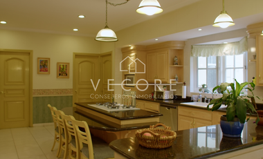 RESIDENCIA EN VENTA EN BUGAMBILIAS, ZAPOPAN