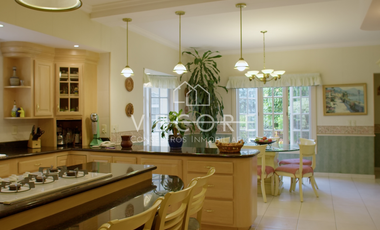 RESIDENCIA EN VENTA EN BUGAMBILIAS, ZAPOPAN