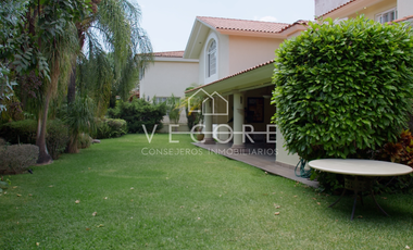 RESIDENCIA EN VENTA EN BUGAMBILIAS, ZAPOPAN