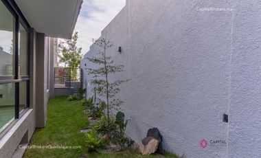 CASA DE LUJO NUEVA EN PUERTA DEL BOSQUE EN VENTA