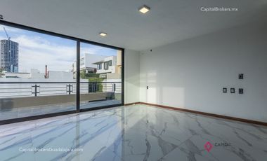 CASA DE LUJO NUEVA EN PUERTA DEL BOSQUE EN VENTA