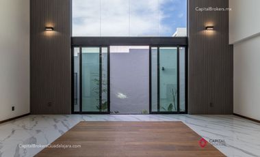 CASA DE LUJO NUEVA EN PUERTA DEL BOSQUE EN VENTA