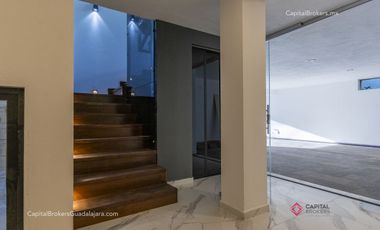 CASA DE LUJO NUEVA EN PUERTA DEL BOSQUE EN VENTA