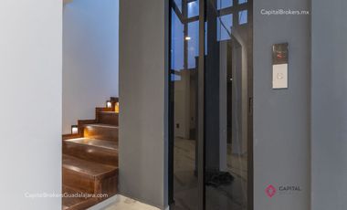 CASA DE LUJO NUEVA EN PUERTA DEL BOSQUE EN VENTA