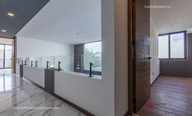CASA DE LUJO NUEVA EN PUERTA DEL BOSQUE EN VENTA