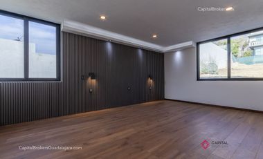 CASA DE LUJO NUEVA EN PUERTA DEL BOSQUE EN VENTA
