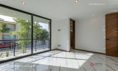 CASA DE LUJO NUEVA EN PUERTA DEL BOSQUE EN VENTA