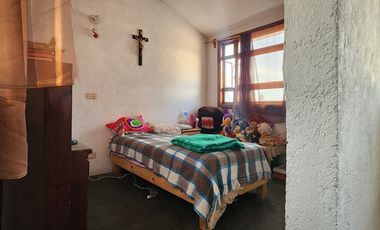 Casa de 3 pisos con Baño en planta baja y espacios generosos en Villa Santin