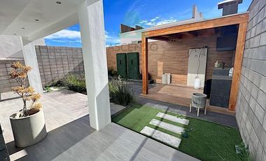 Oportunidad¡¡ Casa en Venta Fracc. Bosques del Valle con Paneles Solares, Eragu