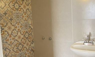 VENTA DE CASA CON RECAMARA EN PLANTA BAJA Y AMPLIO PATIO TRASERO